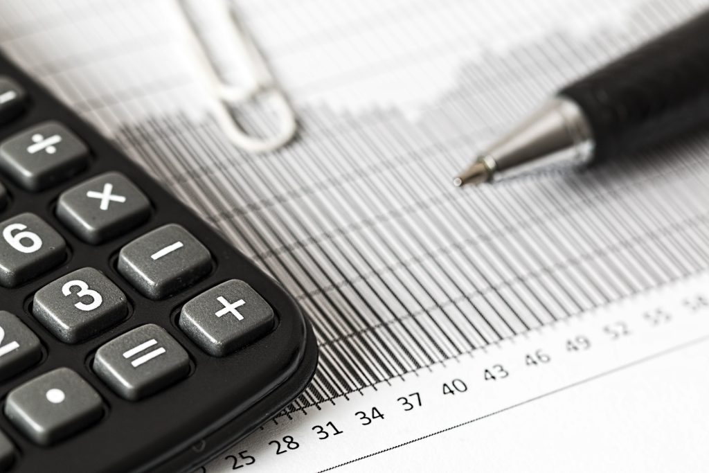 Dicas essenciais para economizar no seguro de carga.